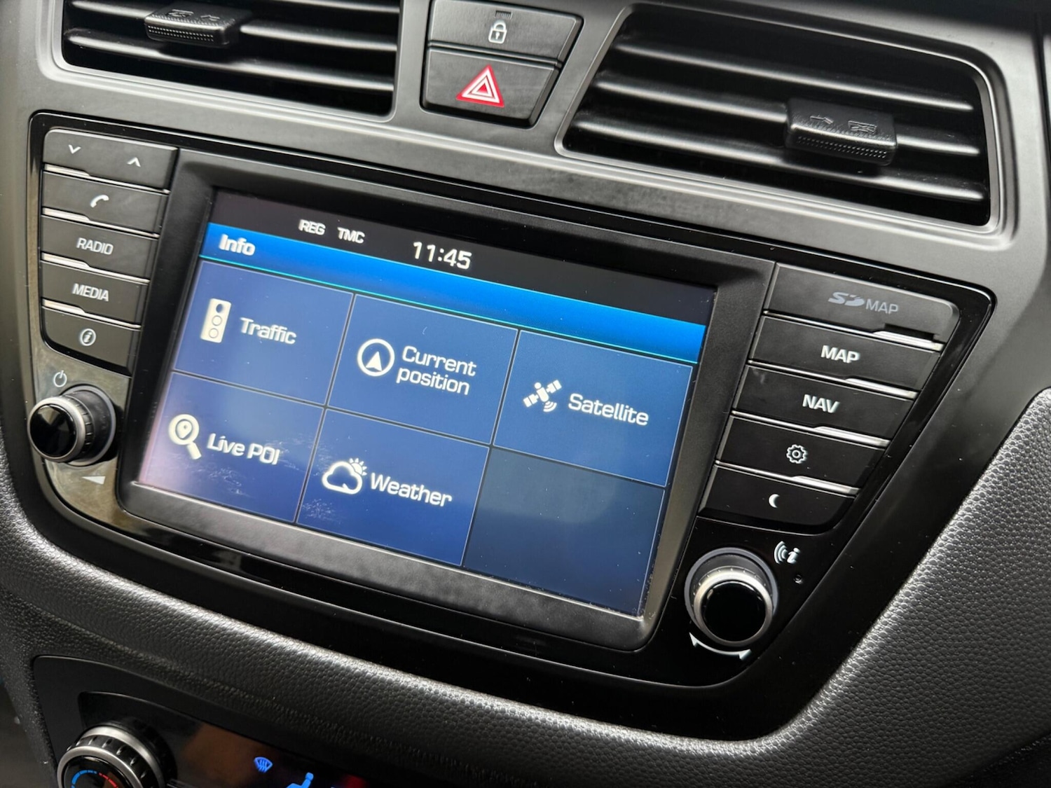 Used Hyundai i20 2017 for sale - 76549769: Photo 43