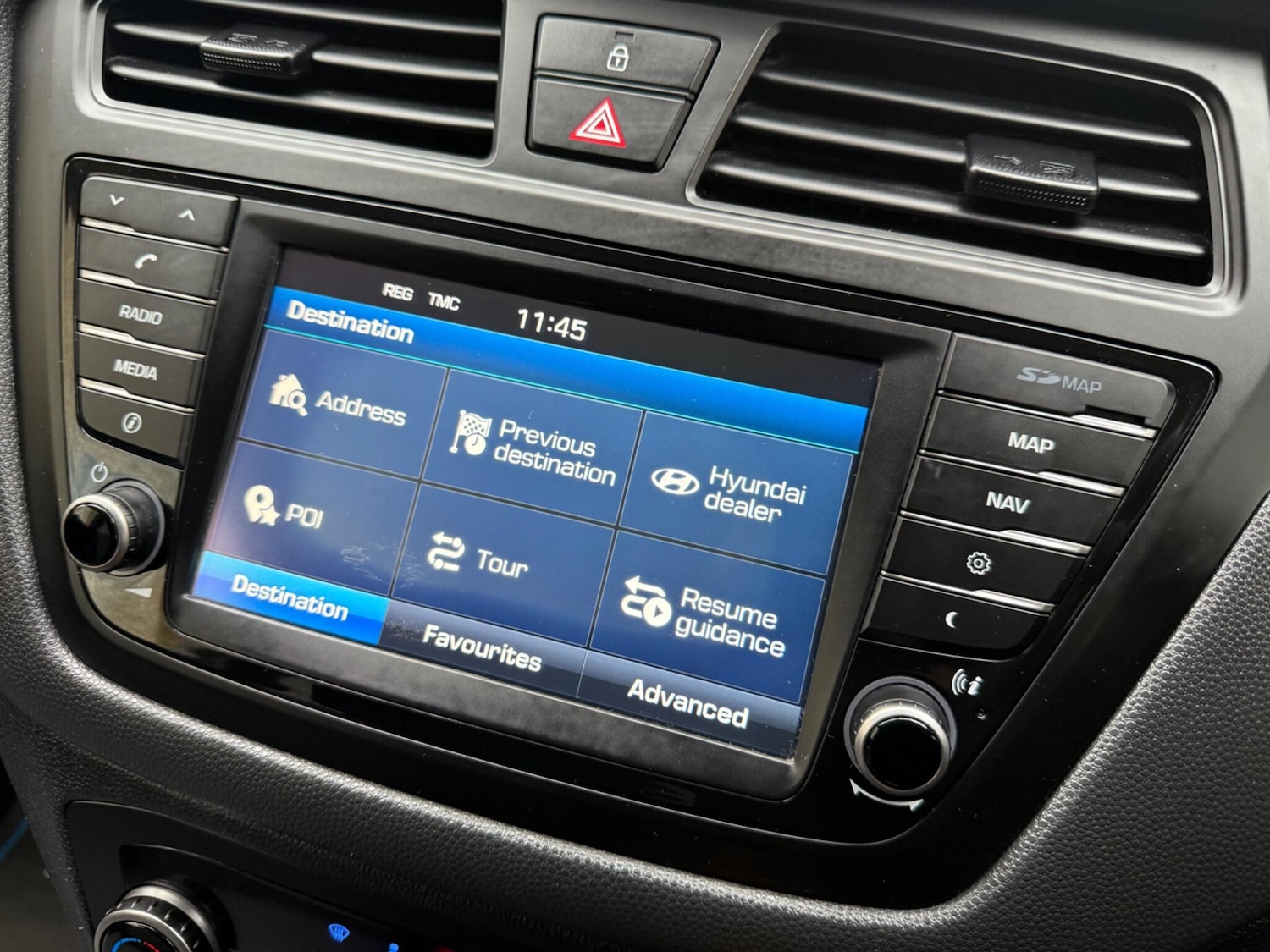 Used Hyundai i20 2017 for sale - 76549769: Photo 44