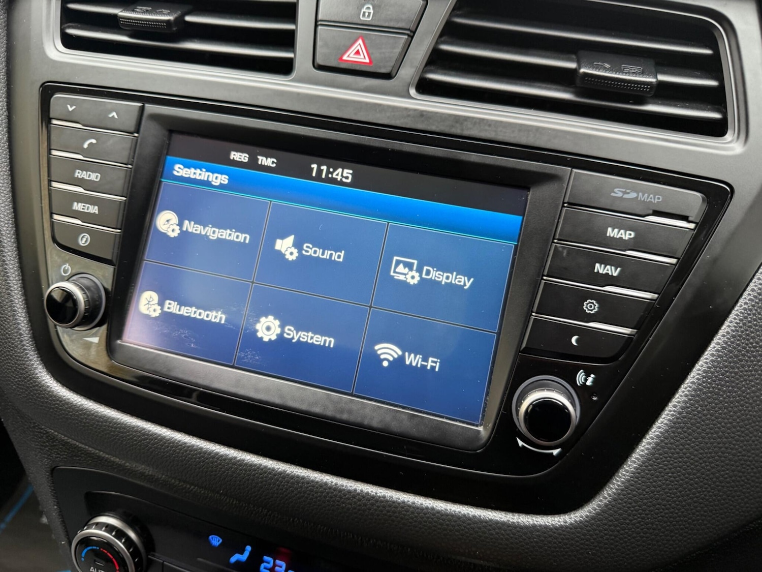 Used Hyundai i20 2017 for sale - 76549769: Photo 45