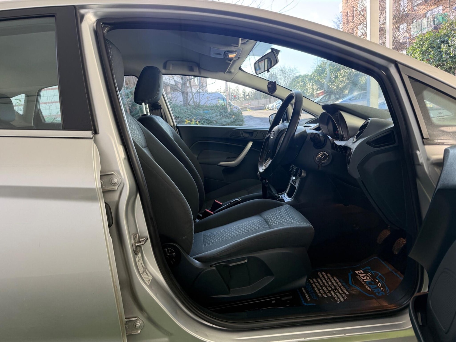 Used Ford Fiesta 2011 for sale - 76926460: Photo 14