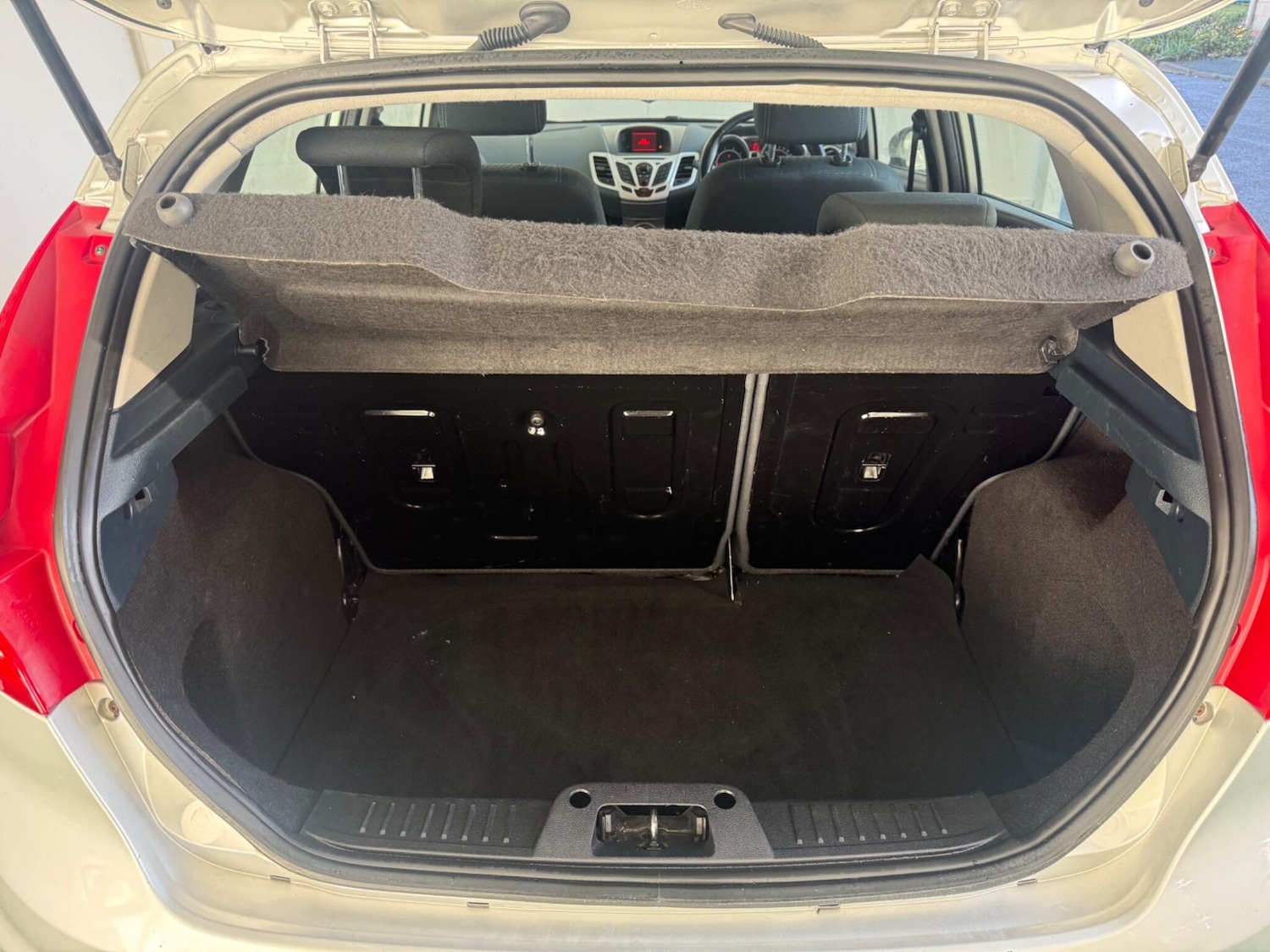 Used Ford Fiesta 2011 for sale - 76926460: Photo 8