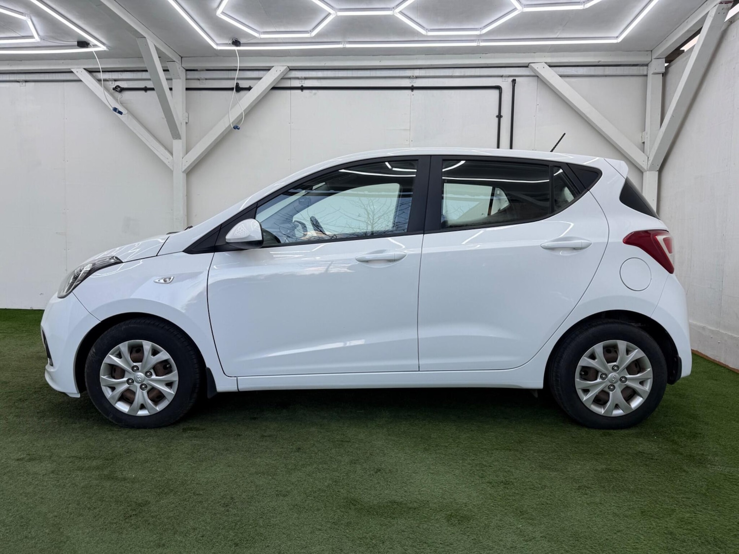 Used Hyundai i10 2015 for sale - 77705300: Photo 10