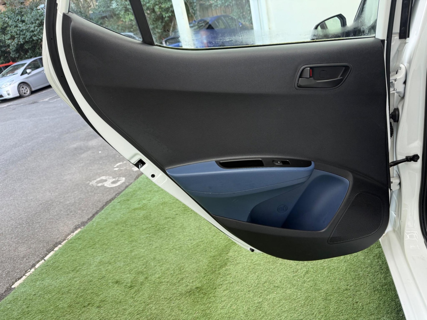 Used Hyundai i10 2015 for sale - 77705300: Photo 25