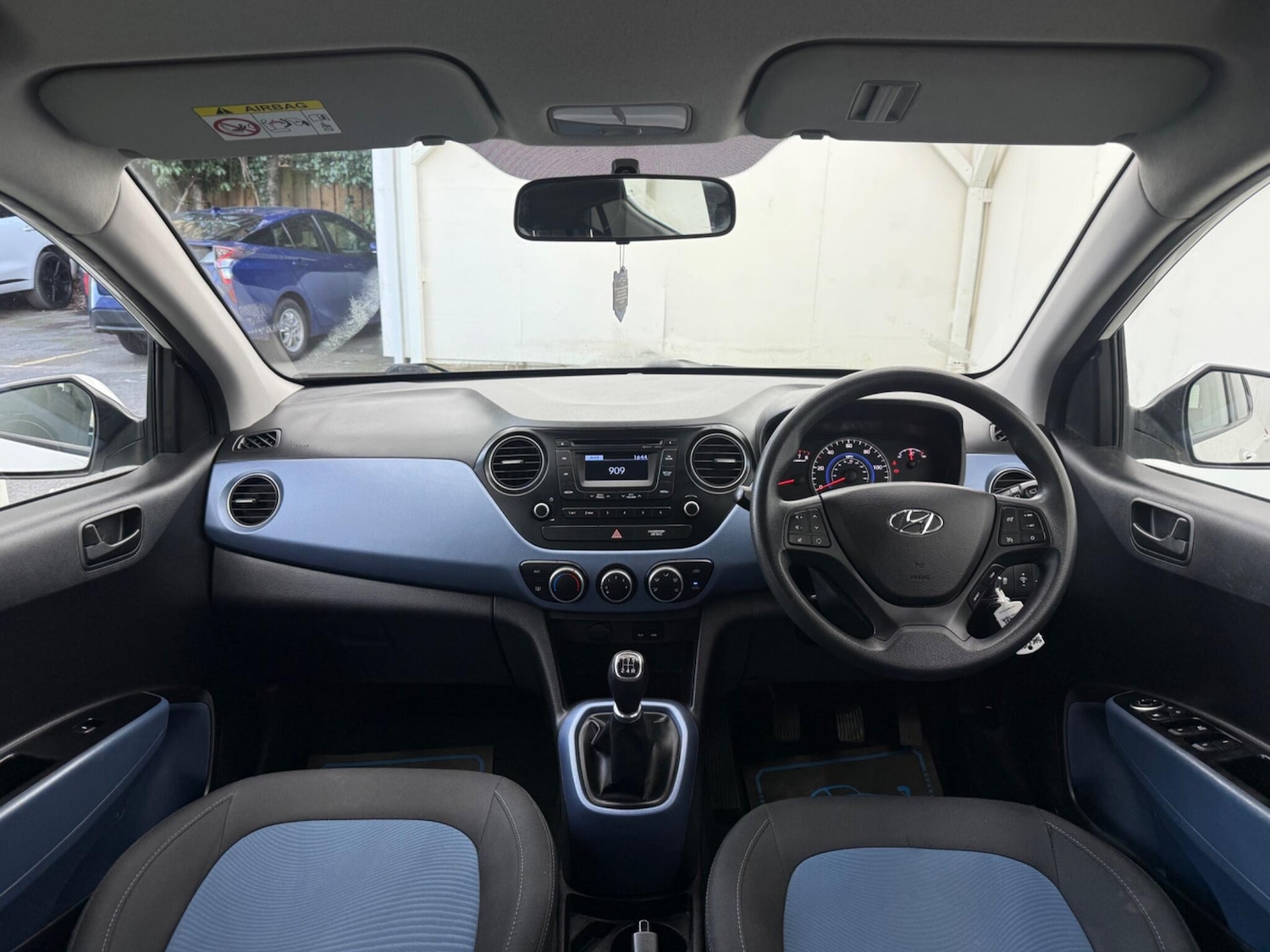 Used Hyundai i10 2015 for sale - 77705300: Photo 29