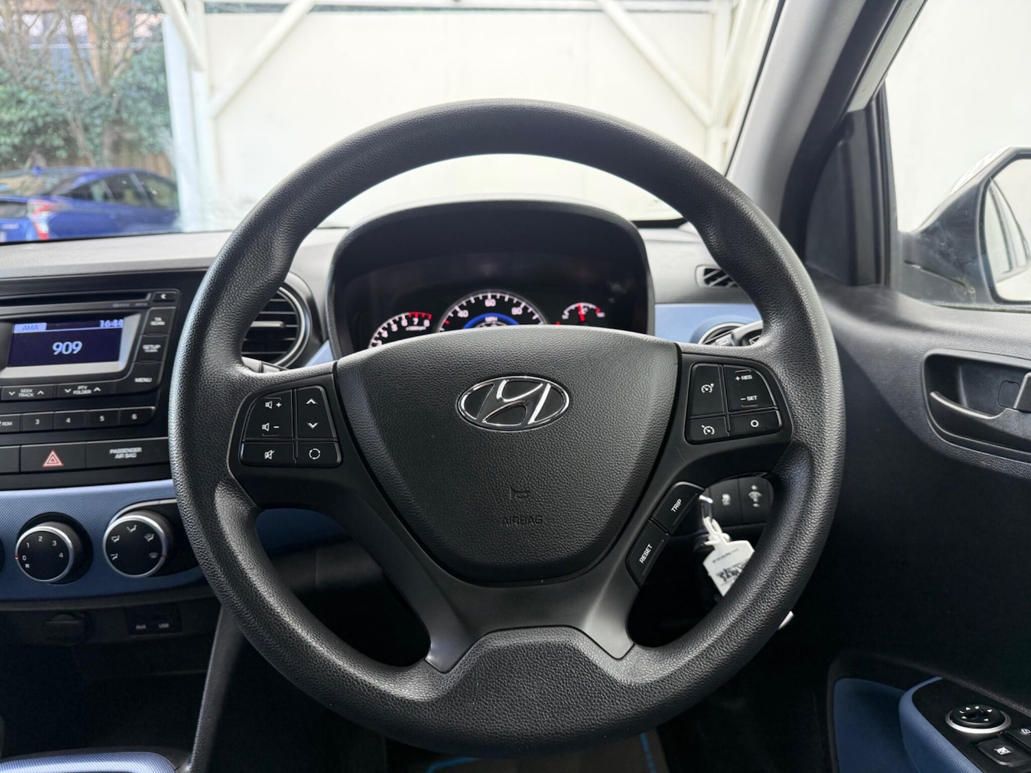 Used Hyundai i10 2015 for sale - 77705300: Photo 33