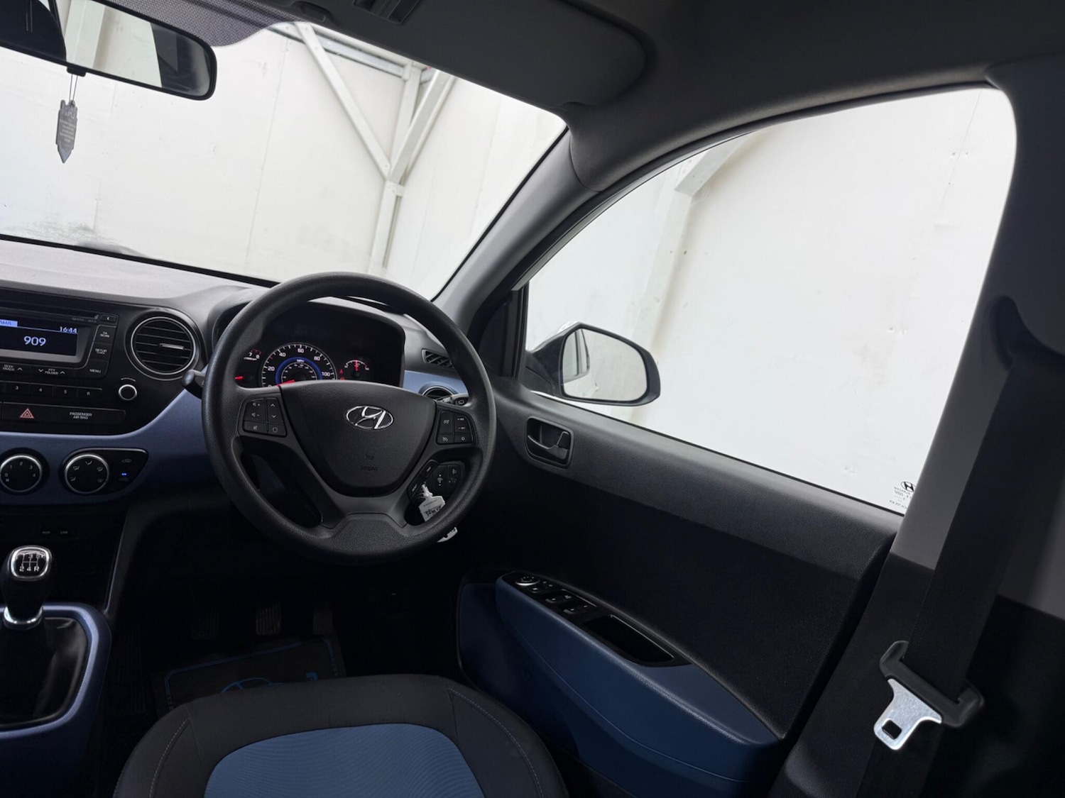 Used Hyundai i10 2015 for sale - 77705300: Photo 40