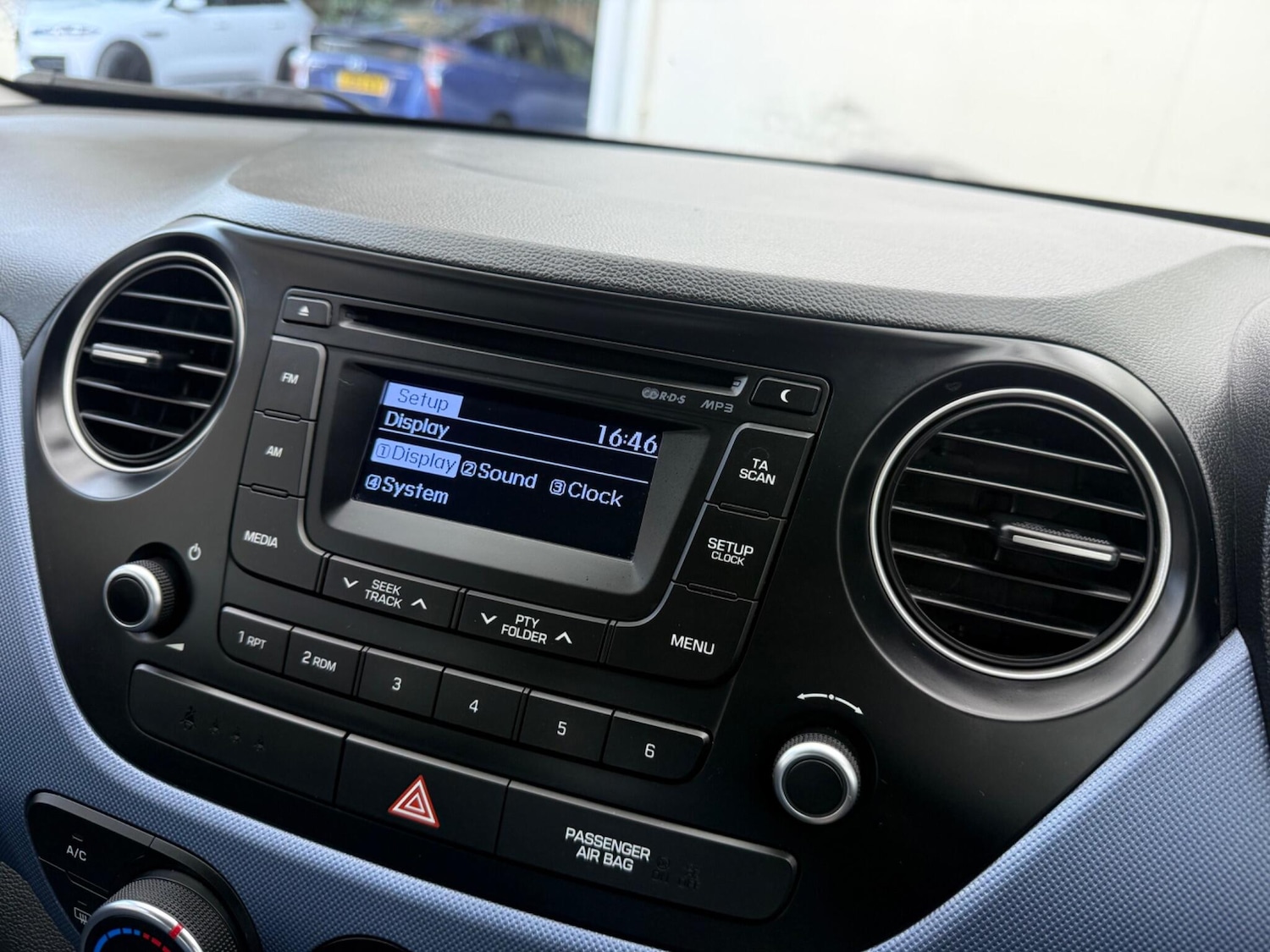 Used Hyundai i10 2015 for sale - 77705300: Photo 46