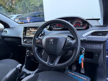 Used Peugeot 208 2013 for sale - 75838206: Photo