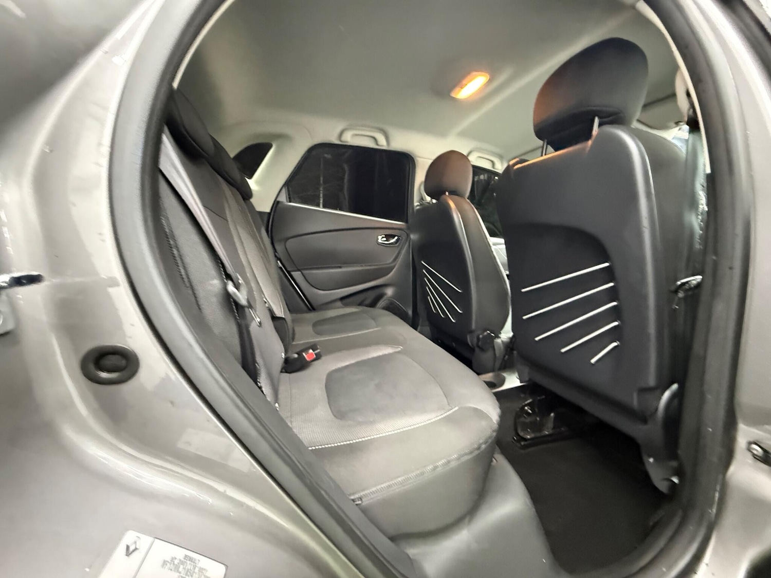 Used Renault Captur for sale - 77305087: Photo 19