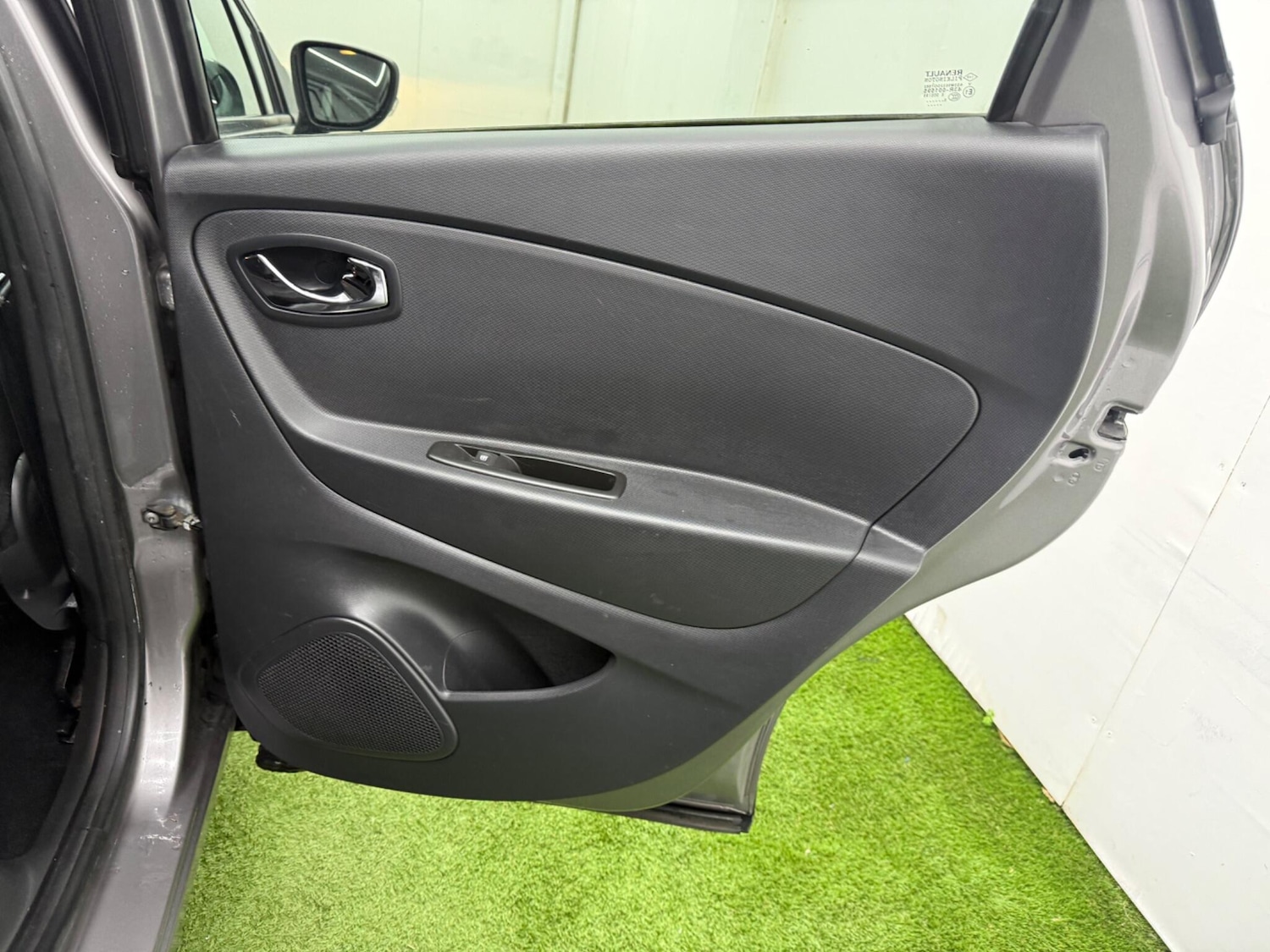 Used Renault Captur for sale - 77305087: Photo 21