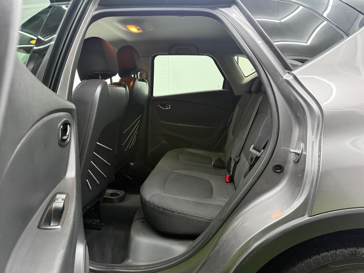 Used Renault Captur for sale - 77305087: Photo 22