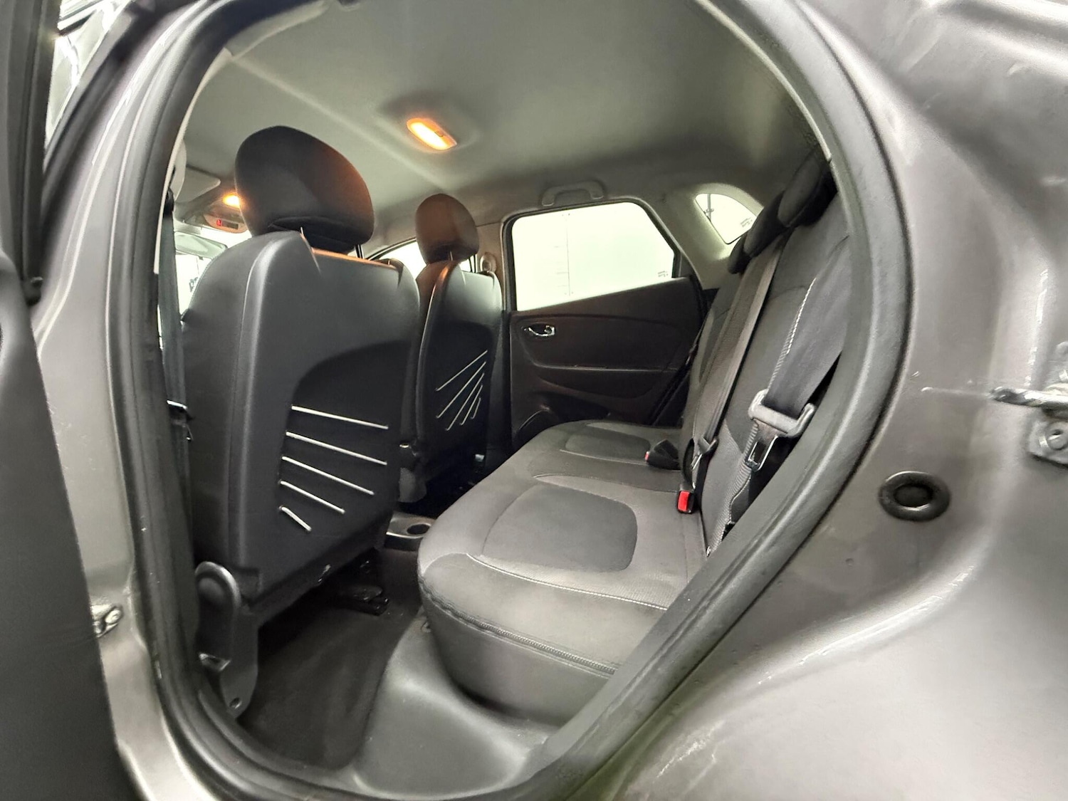 Used Renault Captur for sale - 77305087: Photo 23