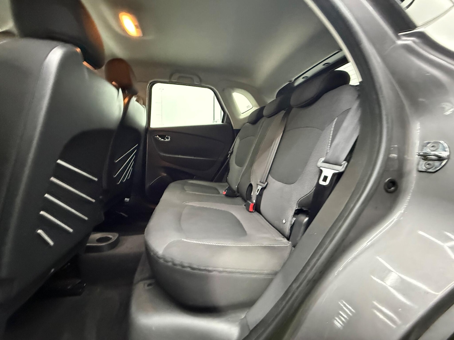 Used Renault Captur for sale - 77305087: Photo 24