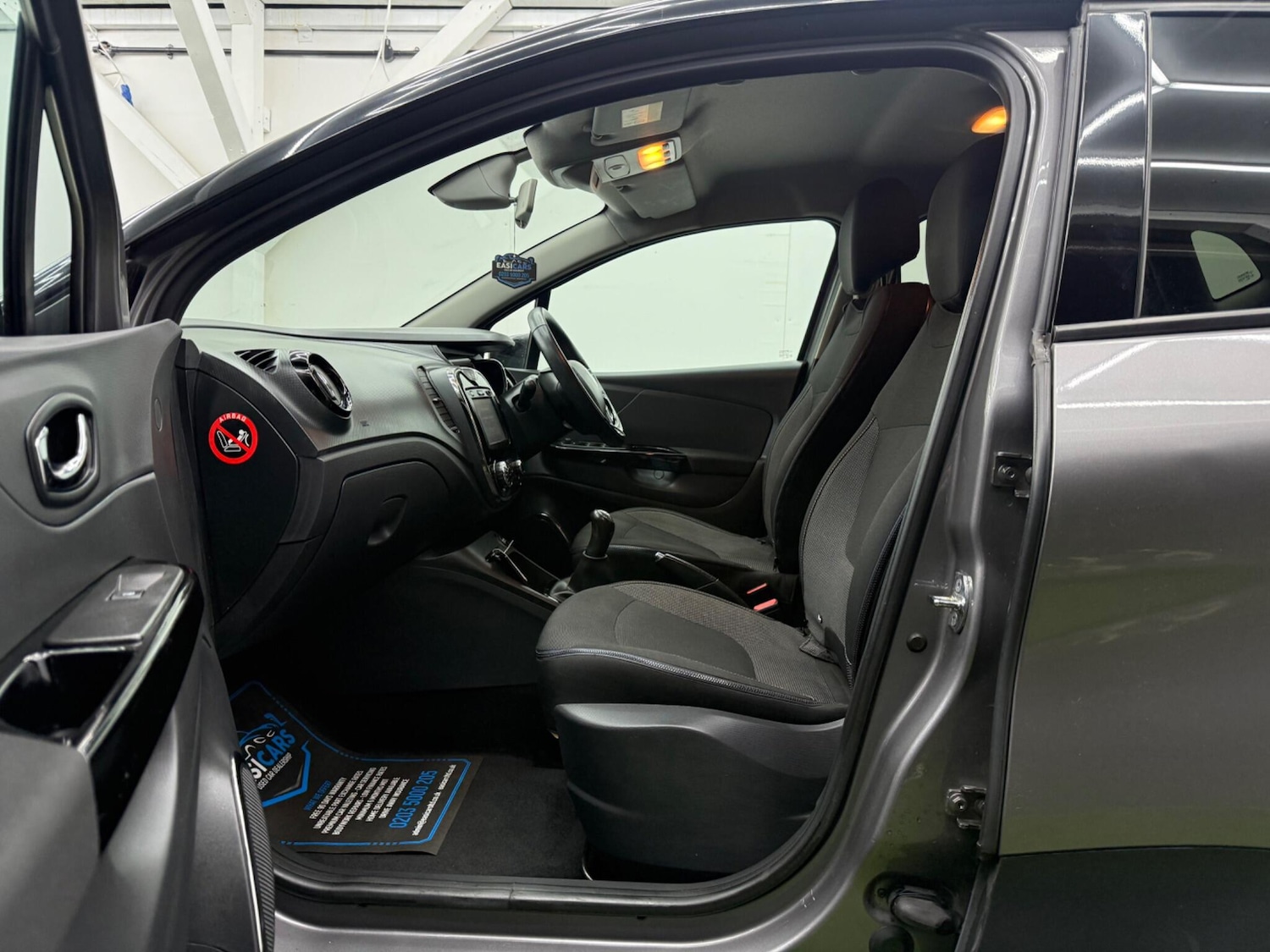 Used Renault Captur for sale - 77305087: Photo 25