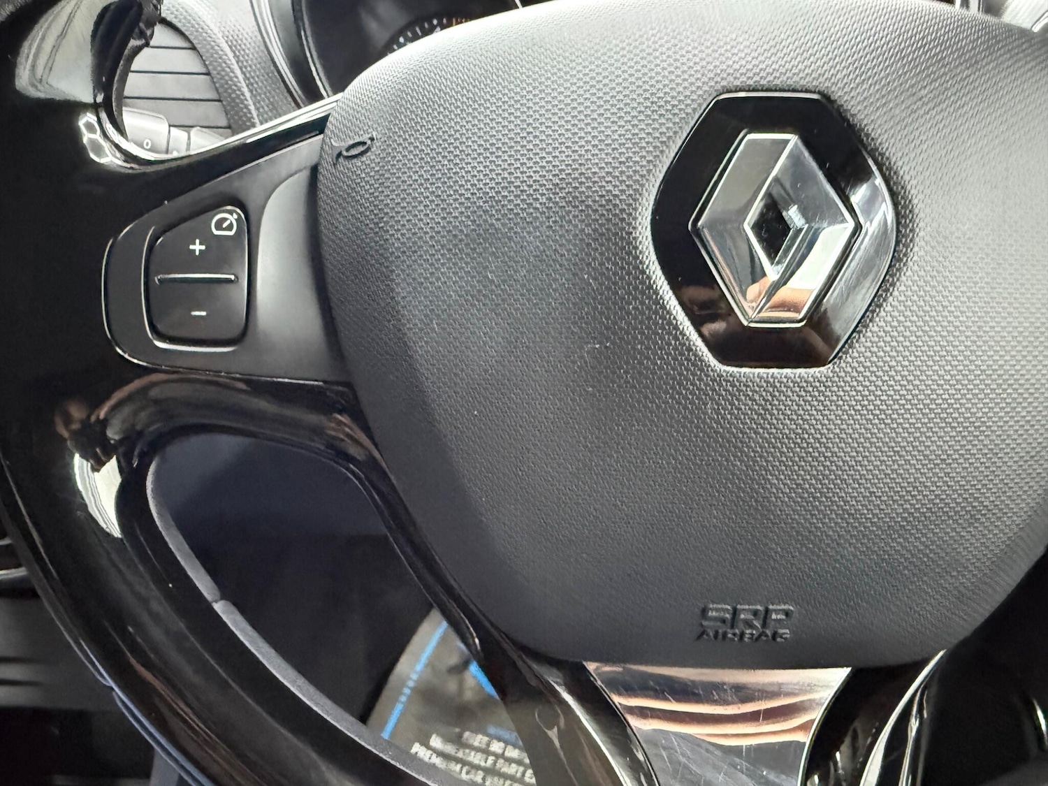 Used Renault Captur for sale - 77305087: Photo 34