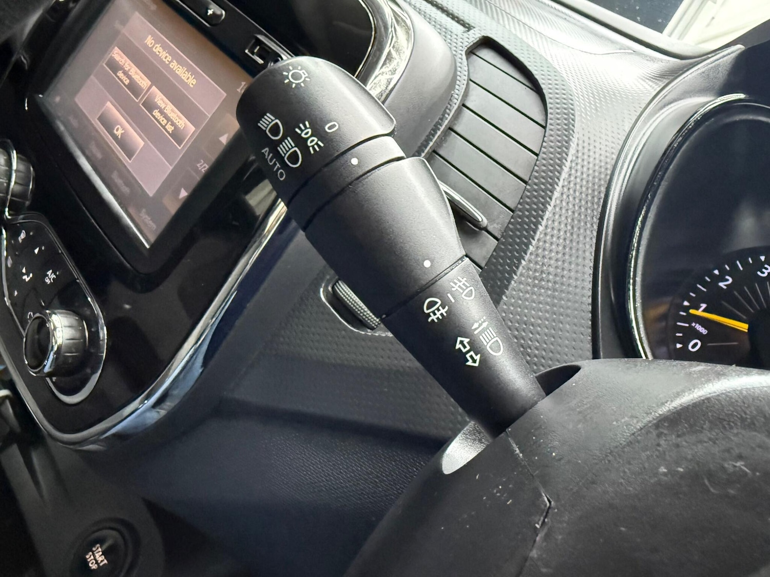 Used Renault Captur for sale - 77305087: Photo 36