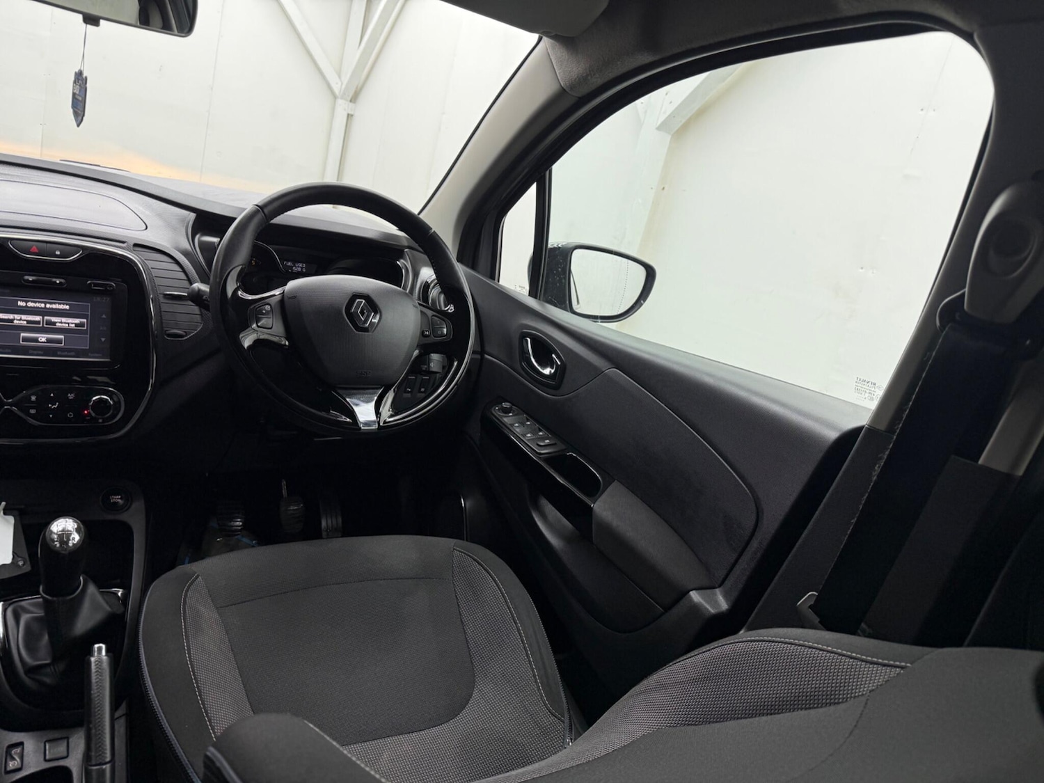 Used Renault Captur for sale - 77305087: Photo 39