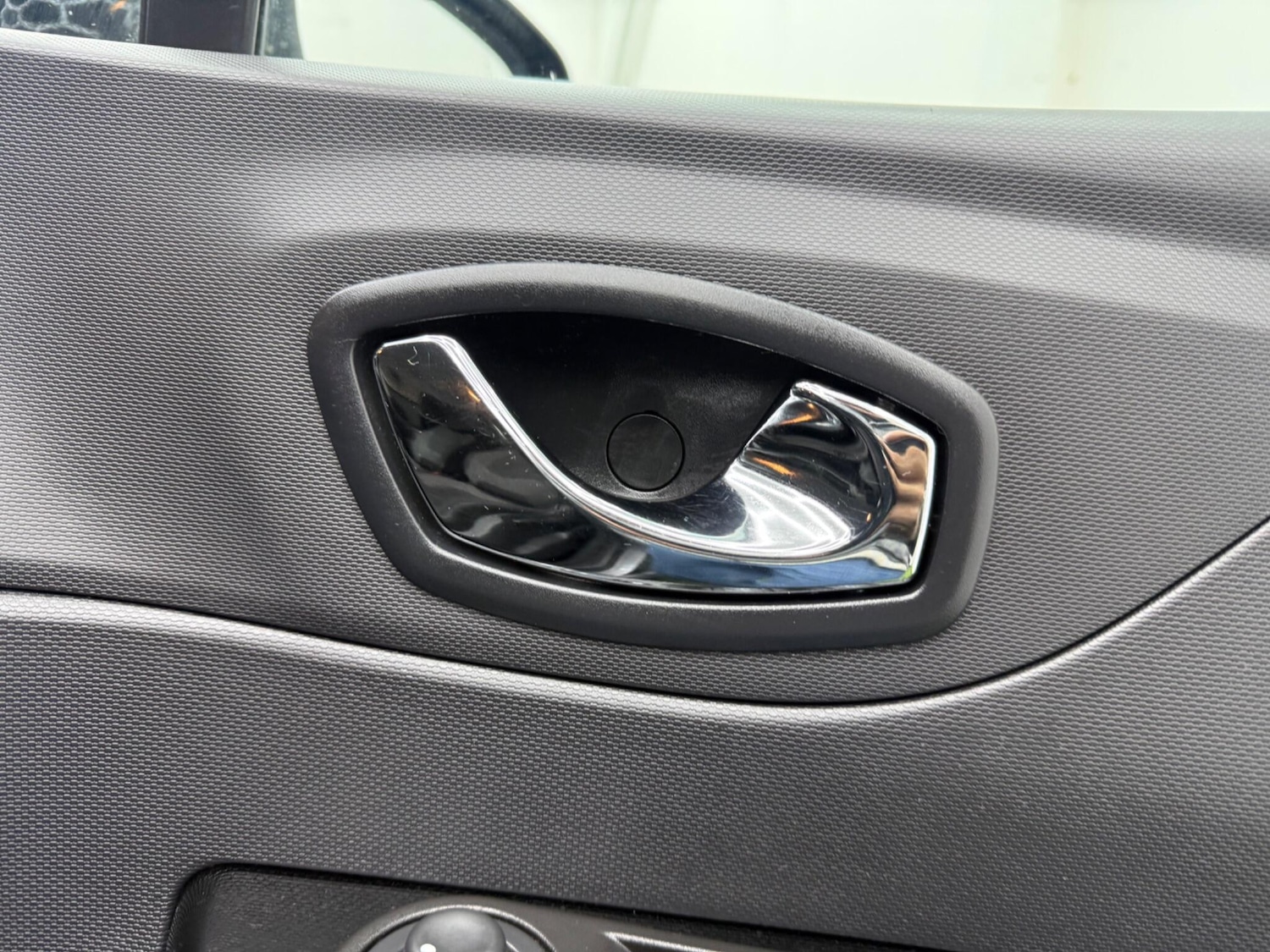 Used Renault Captur for sale - 77305087: Photo 41