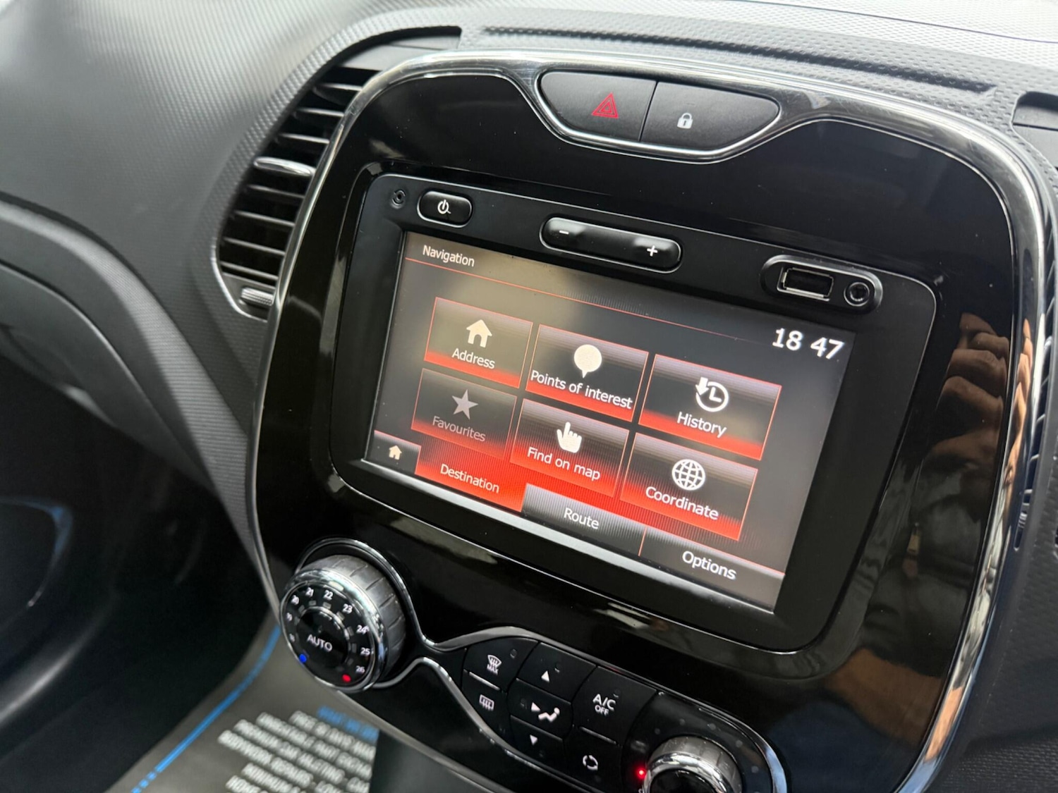 Used Renault Captur for sale - 77305087: Photo 48