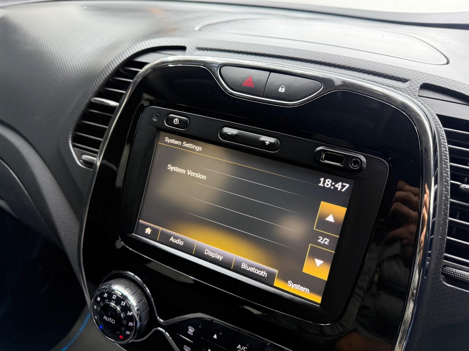 Used Renault Captur for sale - 77305087: Photo 49