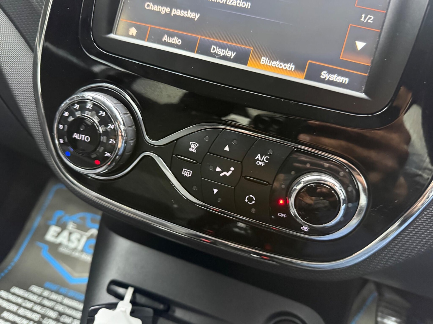 Used Renault Captur for sale - 77305087: Photo 51