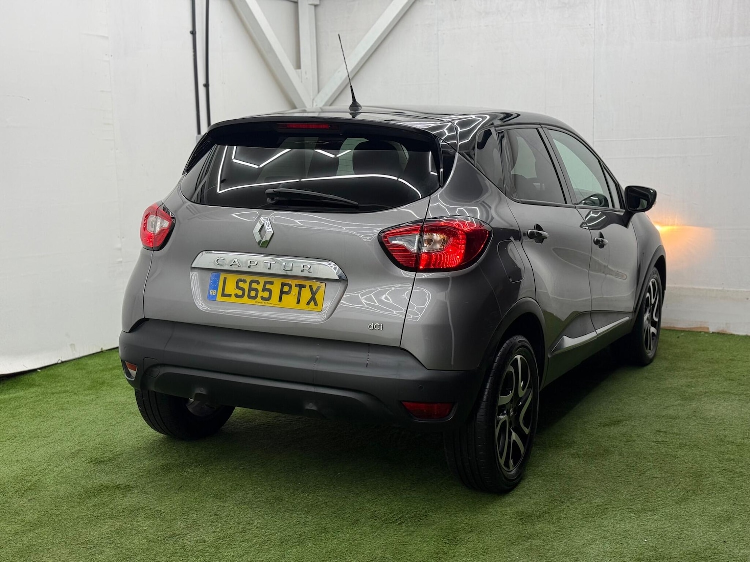 Used Renault Captur for sale - 77305087: Photo 6