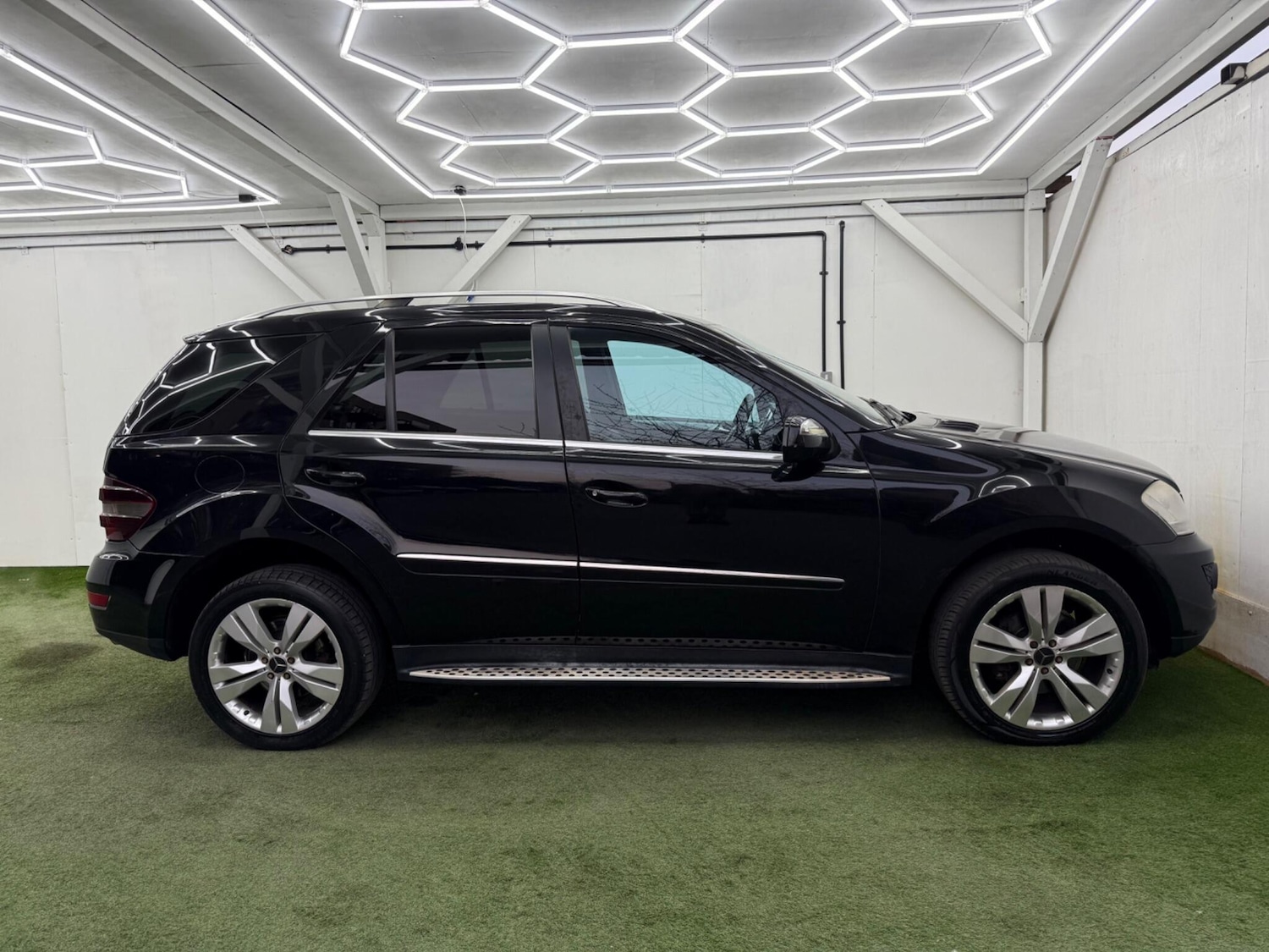 Used Mercedes-Benz M Class 2008 for sale - 78086237: Photo 2