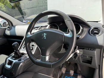 Used Peugeot 5008 2014 for sale - 75601323: Photo