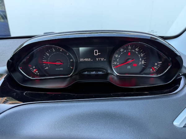 Used Peugeot 208 2013 for sale - 76294603: Photo 33