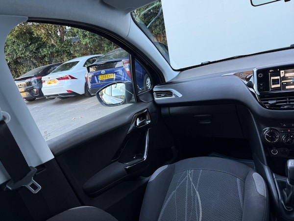 Used Peugeot 208 2013 for sale - 76294603: Photo 38