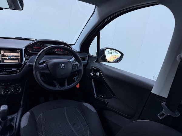 Used Peugeot 208 2013 for sale - 76294603: Photo 39