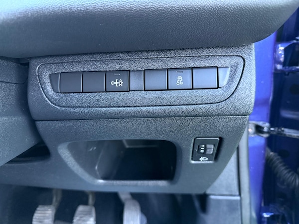 Used Peugeot 208 2013 for sale - 76294603: Photo 42