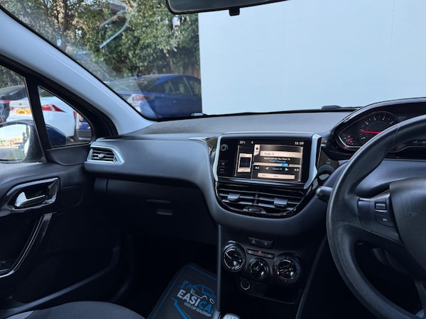 Used Peugeot 208 2013 for sale - 76294603: Photo 52
