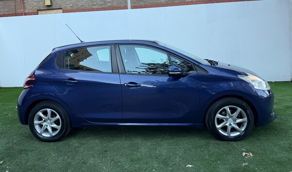 Used Peugeot 208 2013 for sale - 76294603: Photo 5