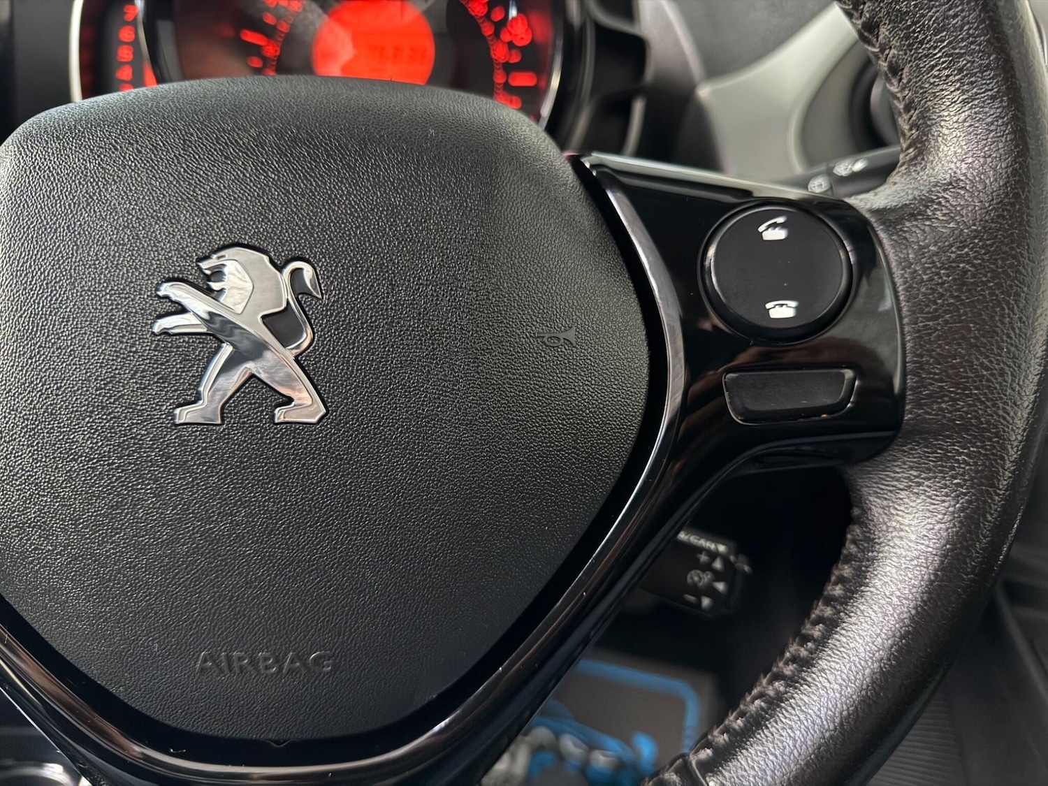 Used Peugeot 108 2015 for sale - 77074161: Photo 36