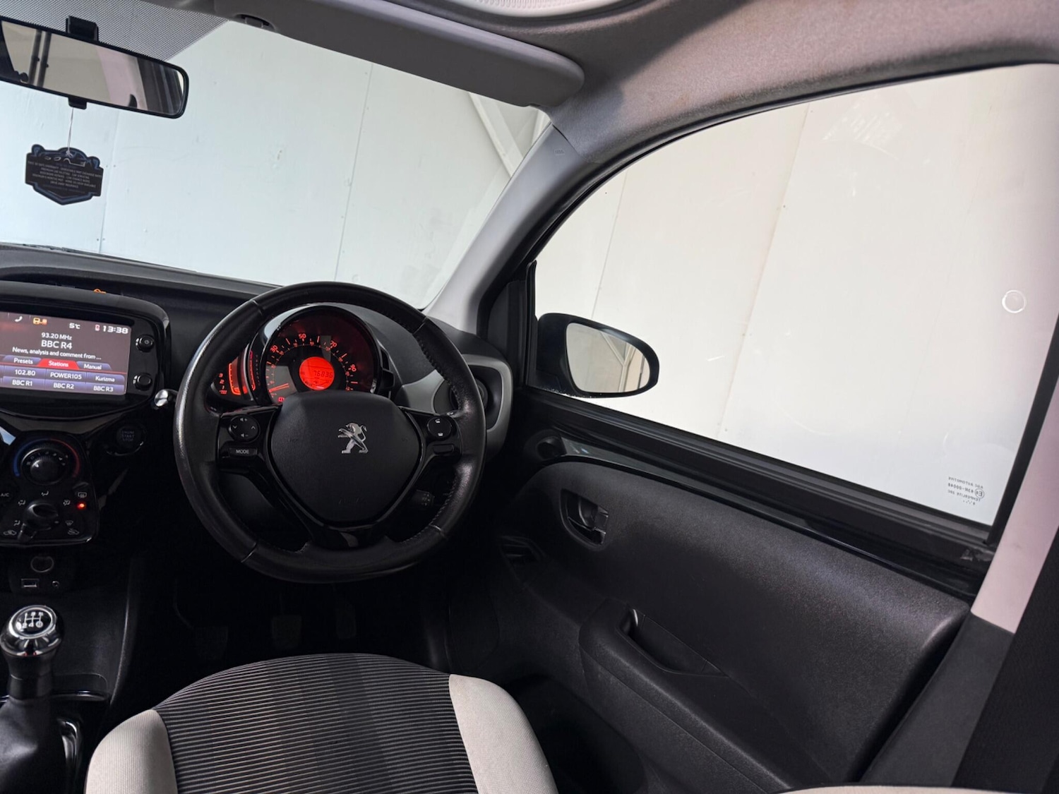 Used Peugeot 108 2015 for sale - 77074161: Photo 40