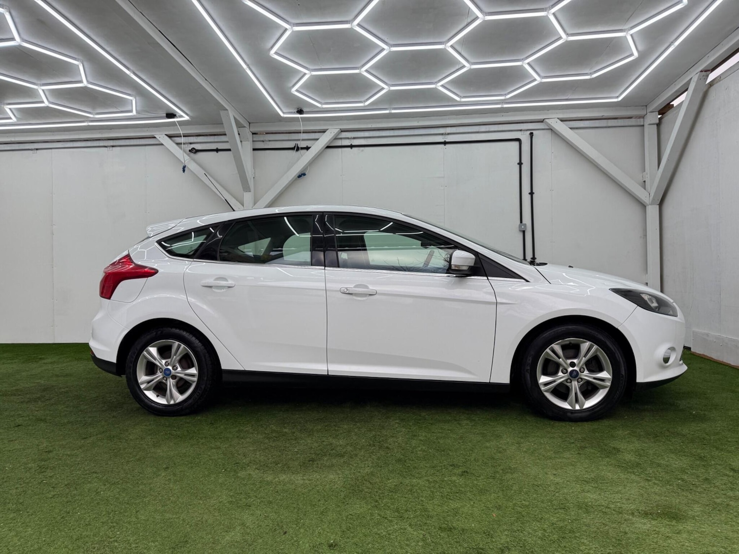 Used Ford Focus 2012 for sale - 77163026: Photo 2