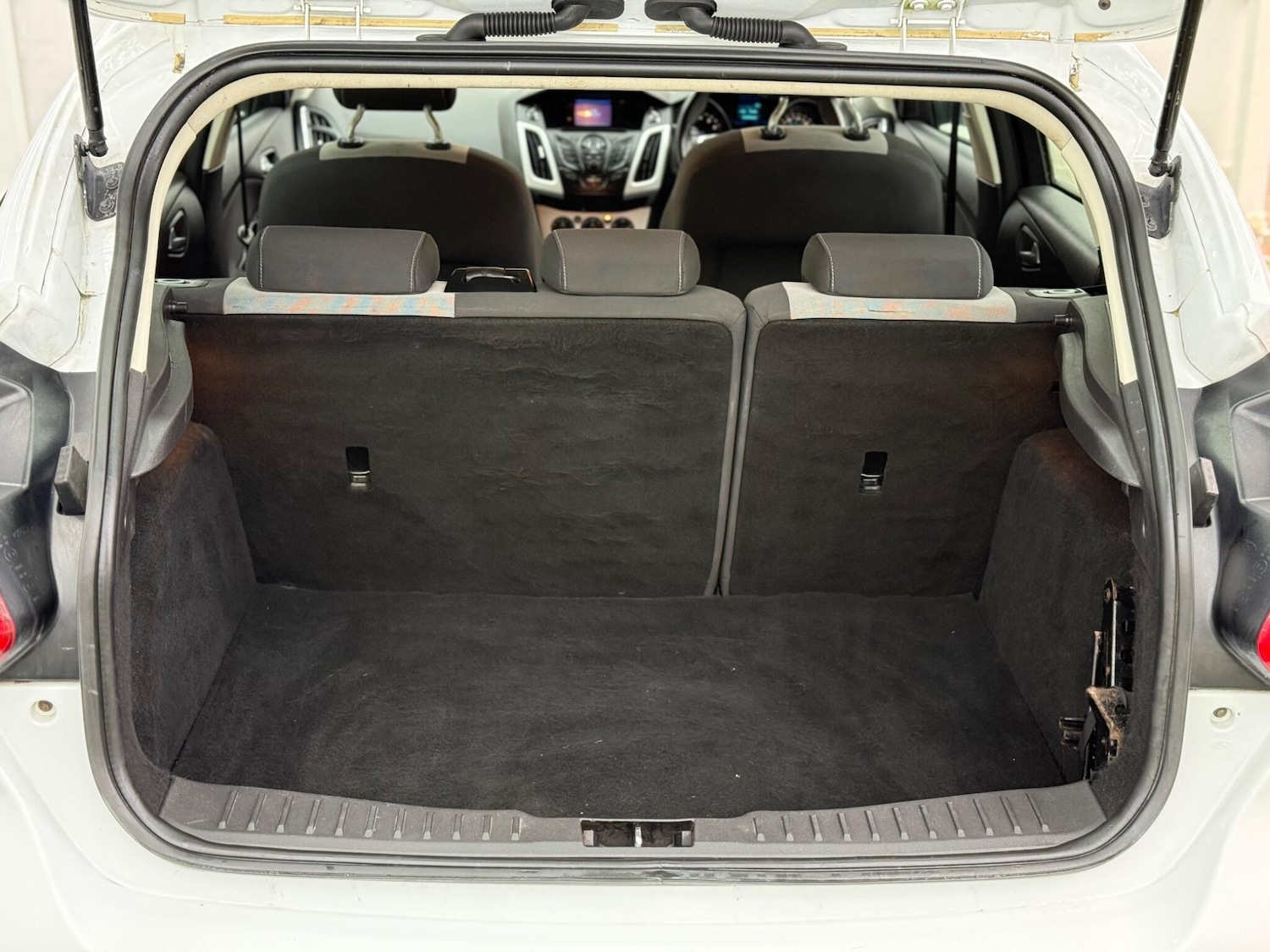 Used Ford Focus 2012 for sale - 77163026: Photo 8