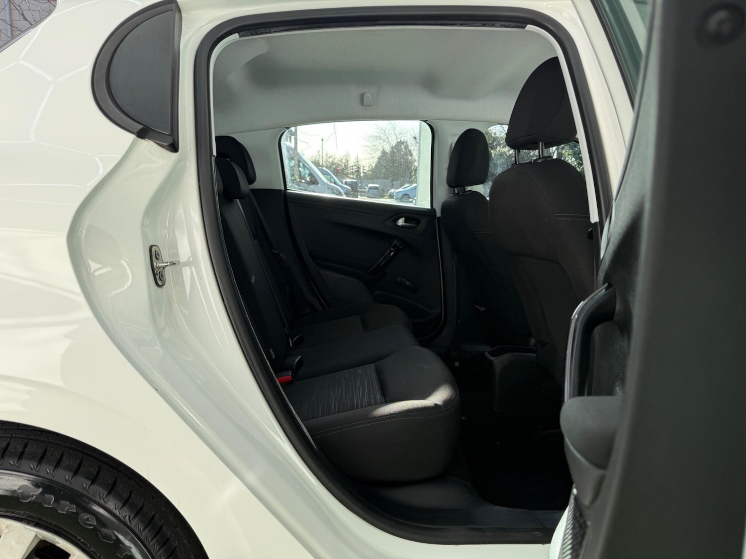 Used Peugeot 208 2014 for sale - 77131669: Photo 18