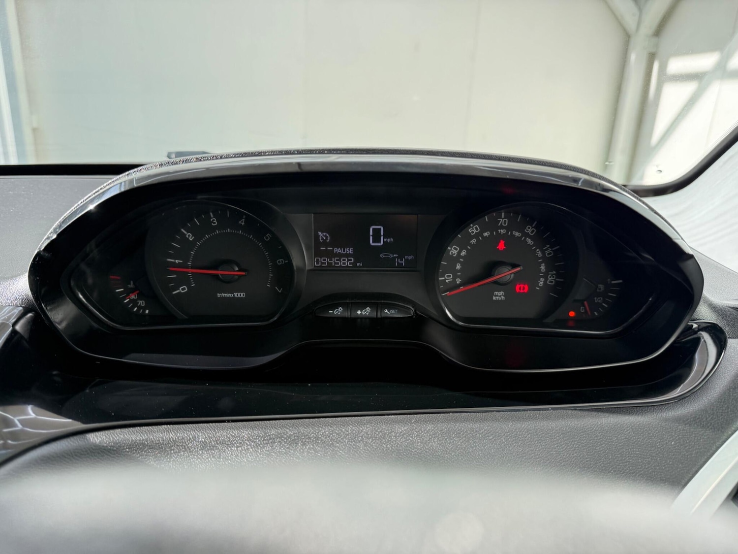 Used Peugeot 208 2014 for sale - 77131669: Photo 33