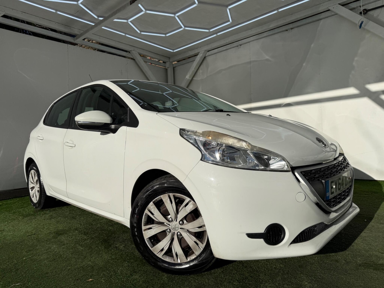 Used Peugeot 208 2014 for sale - 77131669: Photo 4