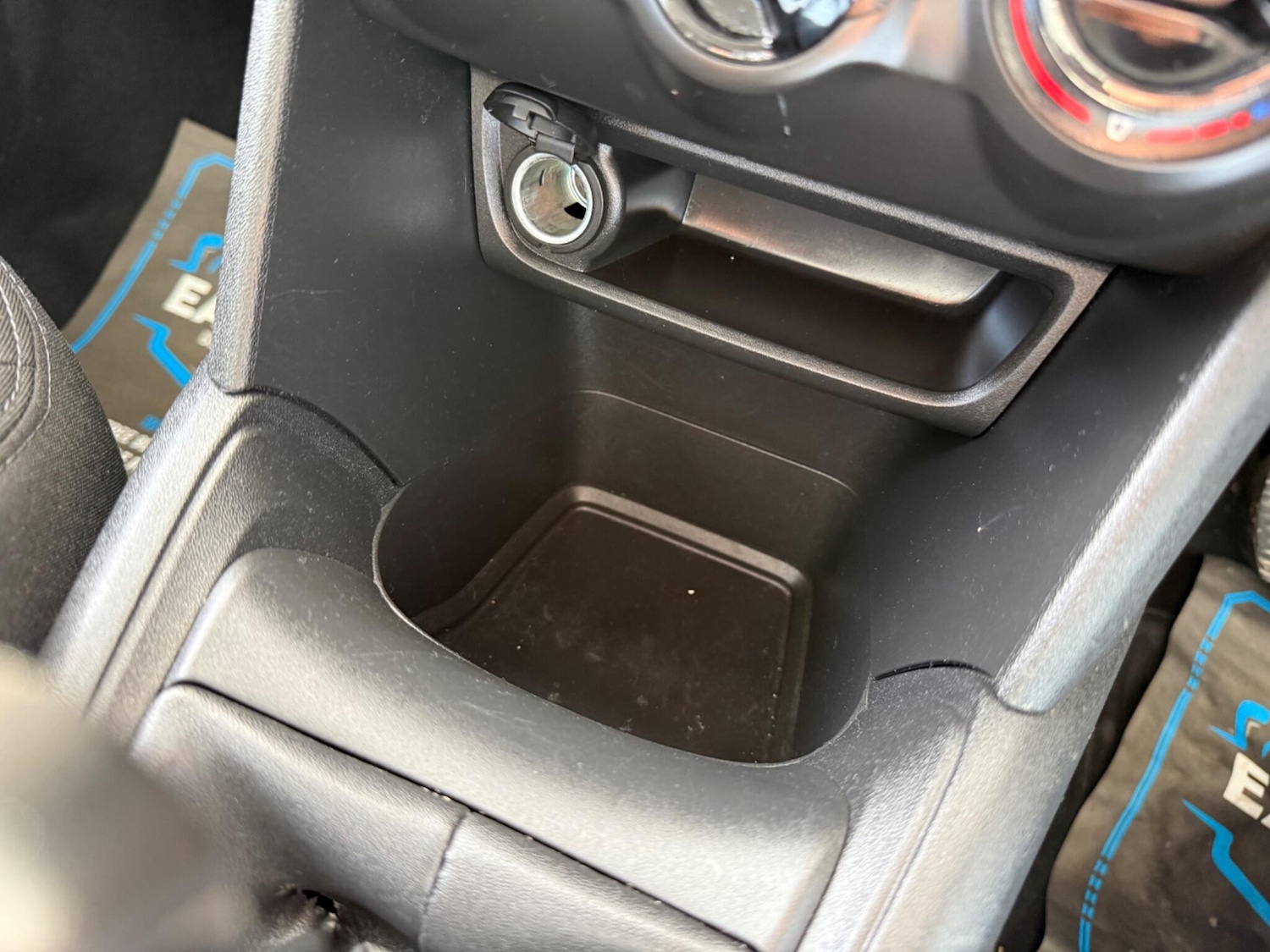 Used Peugeot 208 2014 for sale - 77131669: Photo 44