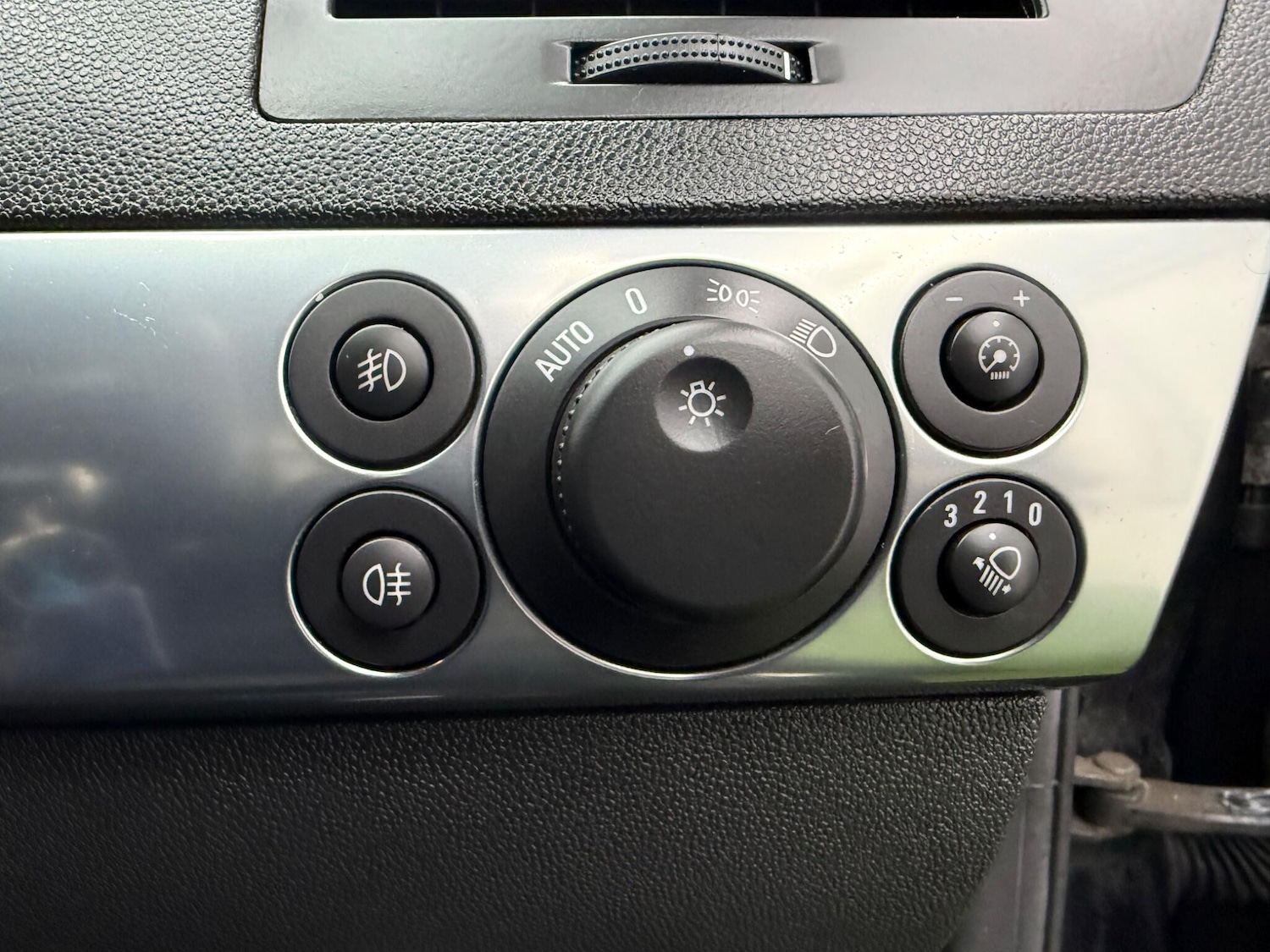 Used Vauxhall Astra 2009 for sale - 77468083: Photo 39