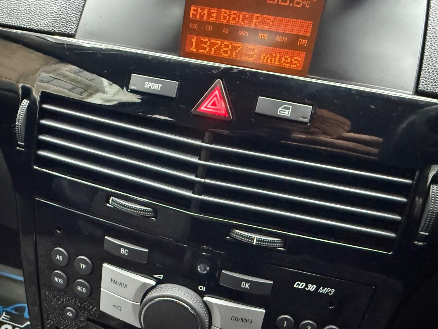 Used Vauxhall Astra 2009 for sale - 77468083: Photo 41