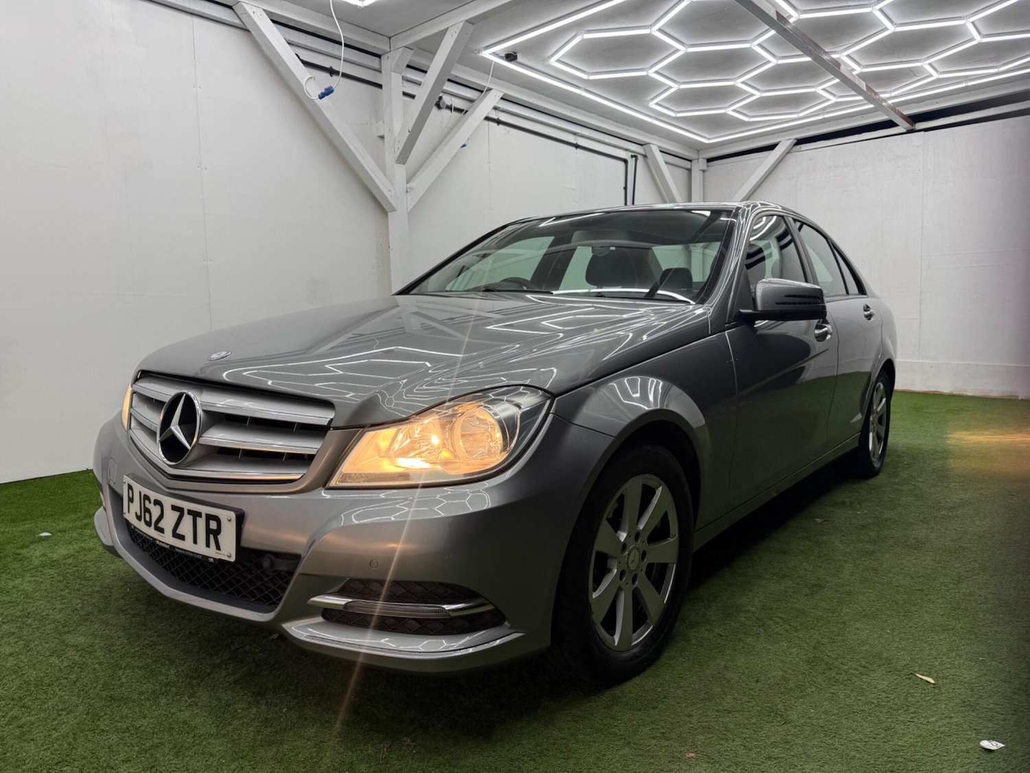 Used Mercedes-Benz C Class 2013 for sale - 77097788: Photo 11