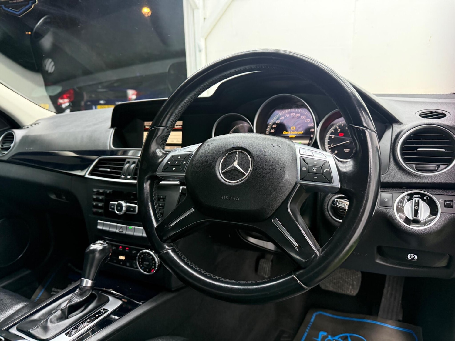 Used Mercedes-Benz C Class 2013 for sale - 77097788: Photo 2