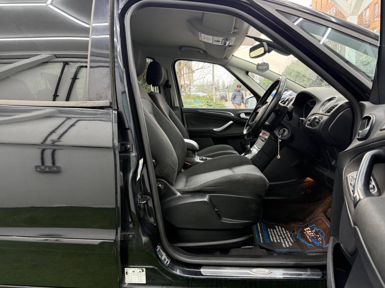 Used Ford S-Max 2009 for sale - 77345378: Photo 14