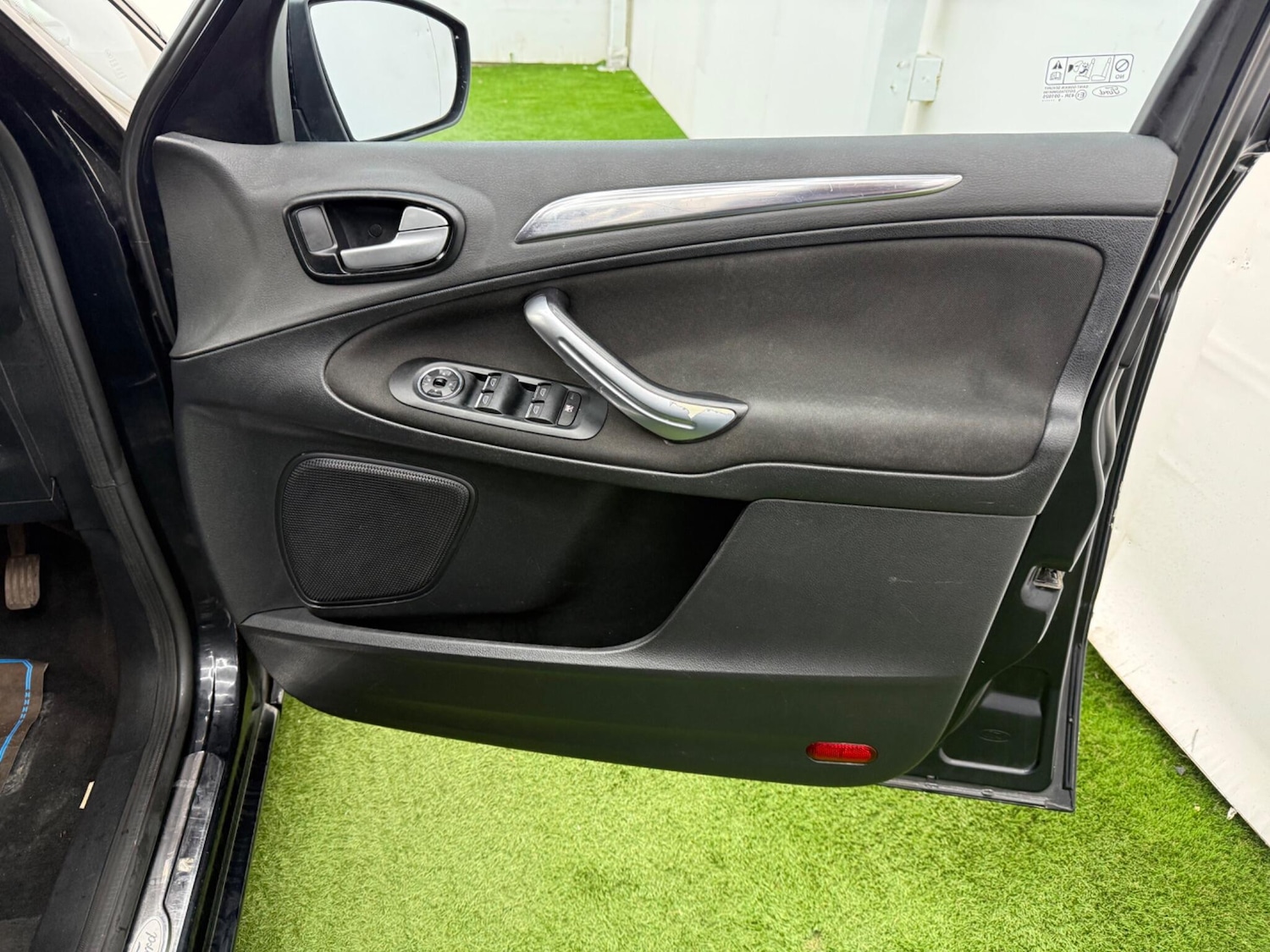 Used Ford S-Max 2009 for sale - 77345378: Photo 17