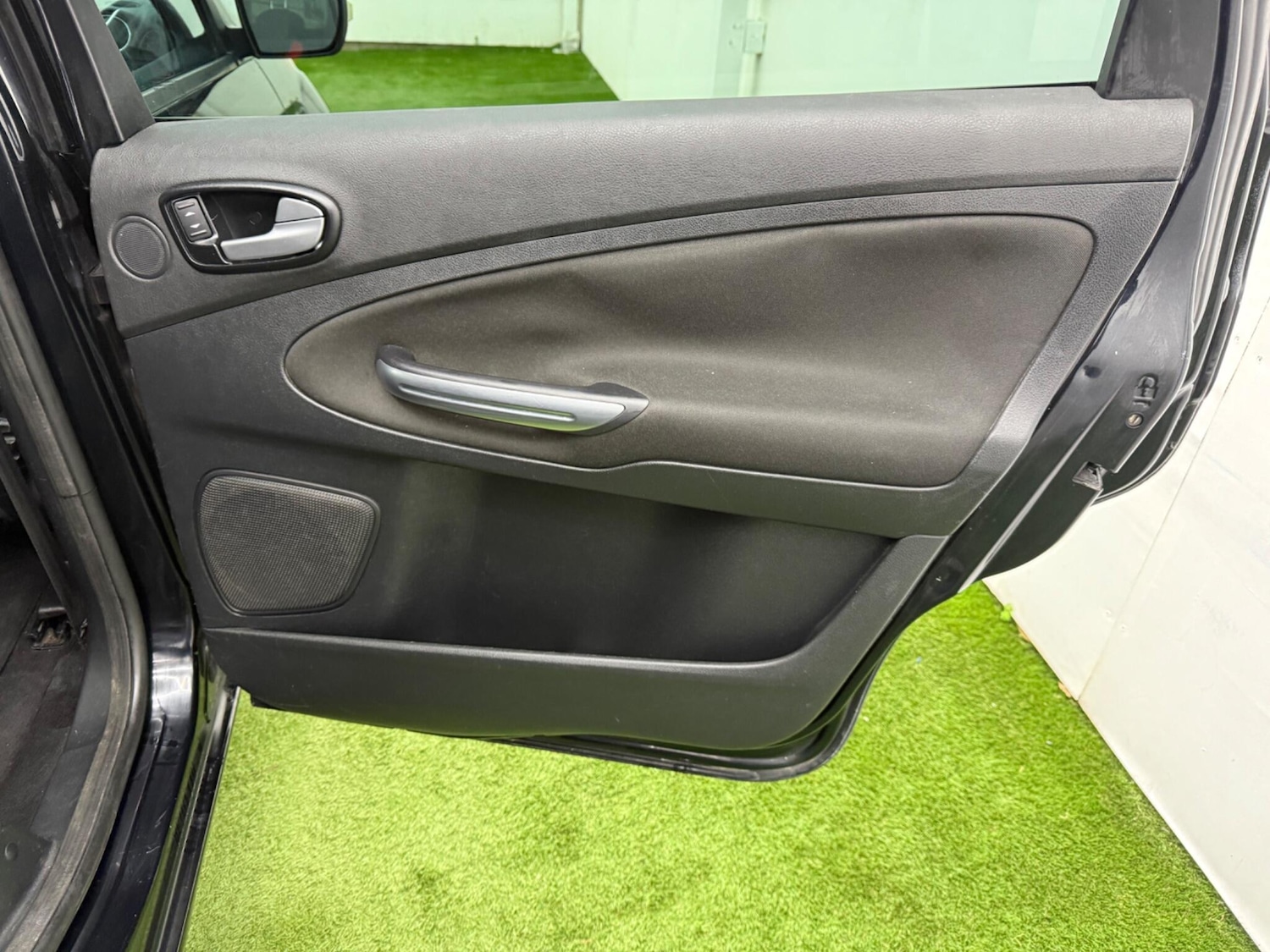 Used Ford S-Max 2009 for sale - 77345378: Photo 23