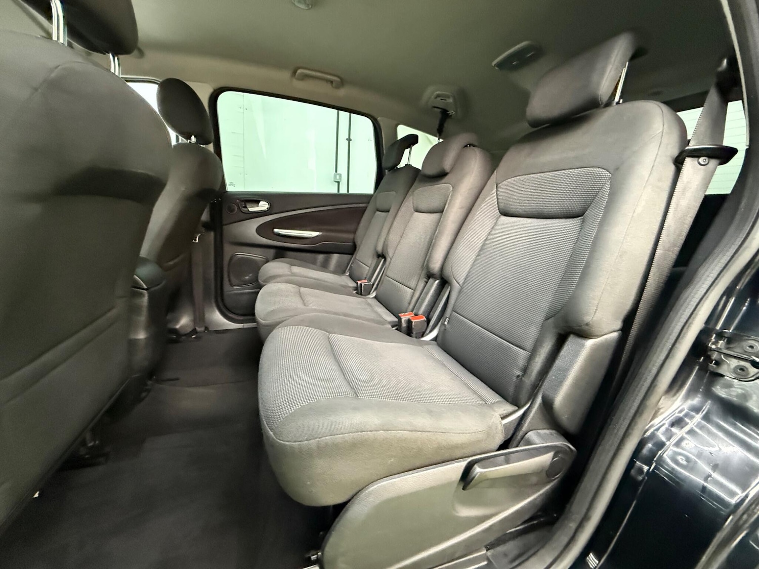 Used Ford S-Max 2009 for sale - 77345378: Photo 26